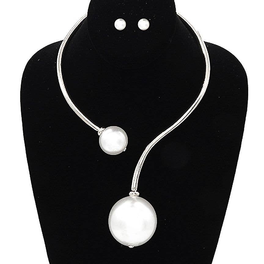 Bold Round Pearls Hinge Necklace Set